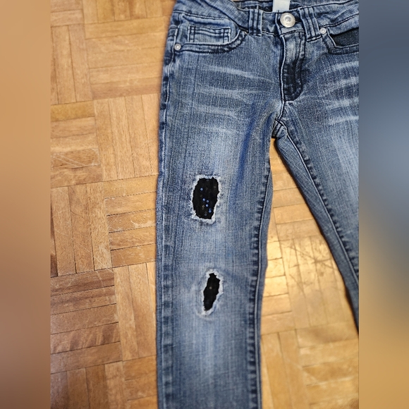 Girls Guess Daredevil skinny med wash with sequin patches size 10 - Picture 2 of 6